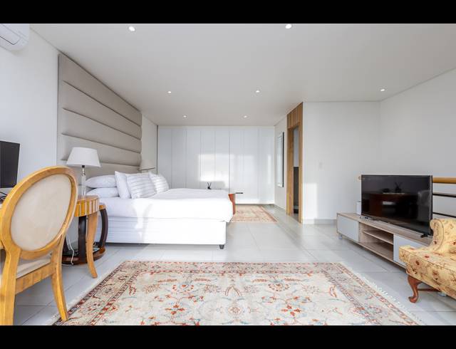 2 BEDROOM APARTMENT TO LET IN CAMPS BAY